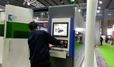 一周趣评：我国生成式人工智能产品用户达2.3亿人；中国工程机械行业明年将逐步回暖